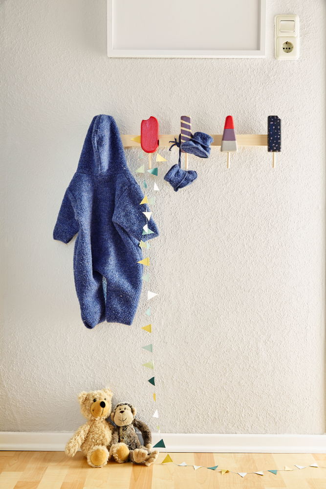 Knagerække på et børneværelse