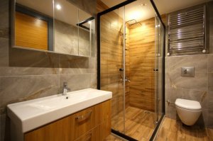 Badeværelser med bruser: 4 moderne designidéer