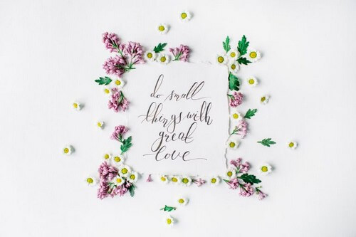 Blomsterdisplay til væggen