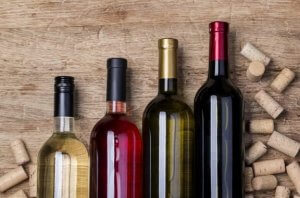 Sådan laver du din egen havesti ud af vinflasker