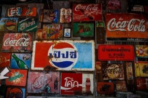 Skab vintage dekorationer med gamle sodavandsmærker