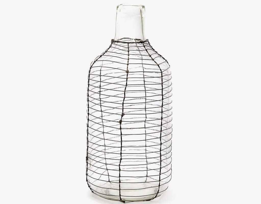 Moderne vaser med ståltråd