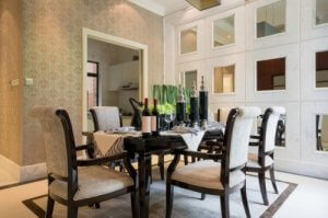 Hvordan dekorerer du et spisebord?