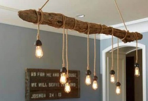 Lysarmaturer lavet af drivtømmer