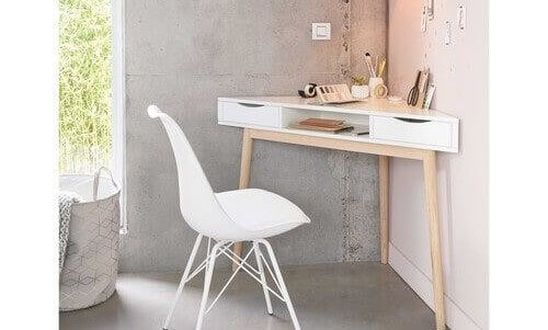 Kontorområde i hjørne.