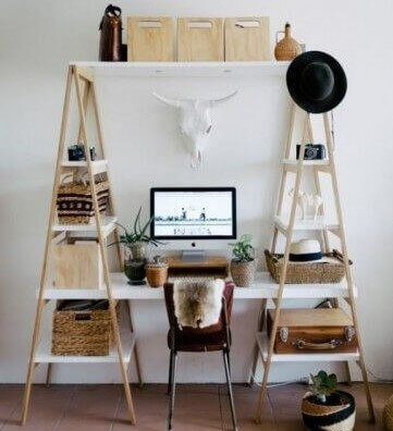 Brug stiger til at skabe originale skriveborde.