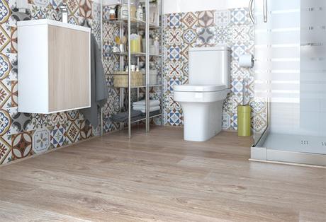 trægulv på badeværelse