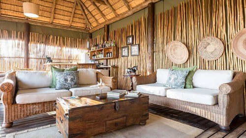 Indretning med masser af naturlige fibre