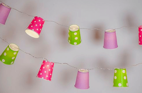 med papirkopper kan du lave dine egne lyskæder