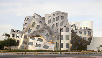frank gehry design med meget speciel arkitektur