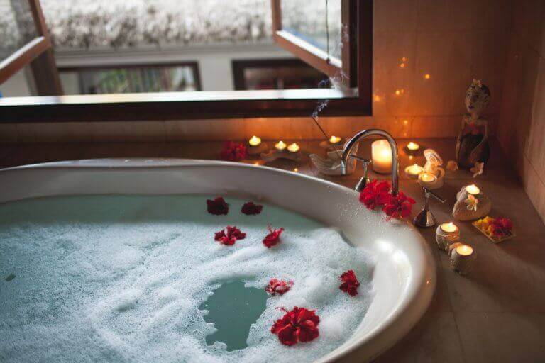 badekar med blomster