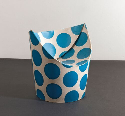 møbler af pap fås i mange farver og mønstre