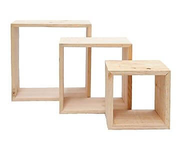 træmøbler af fyrretræ