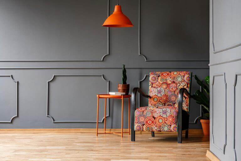 gråt boiserie