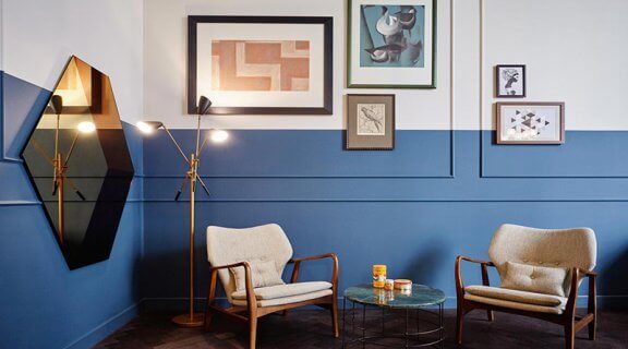 eksempel på at male kreativt i en stue