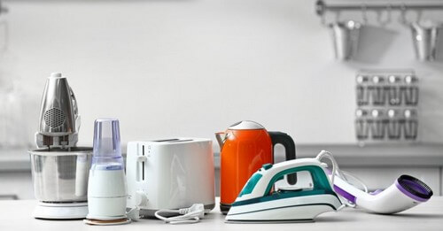 En række forskellige køkkenapparater