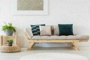 Pyntepuder, der matcher din sofa perfekt