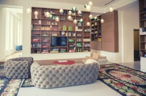 Forskellige typer af boghylder til dit bibliotek