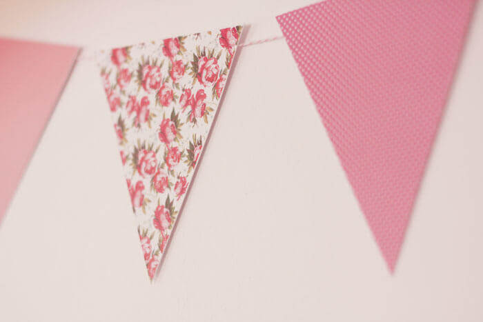 flagbanner med blomster