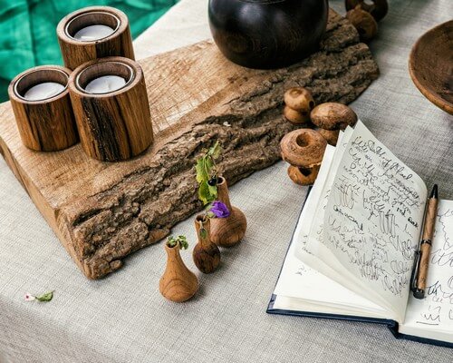 Borddekorationer af træ