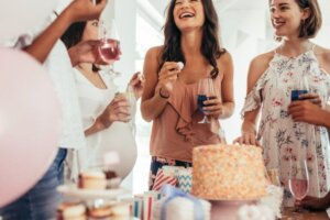 Sjove og søde temaer til et babyshower