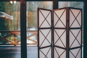 Brug glas rumdelere til at dele din plads op