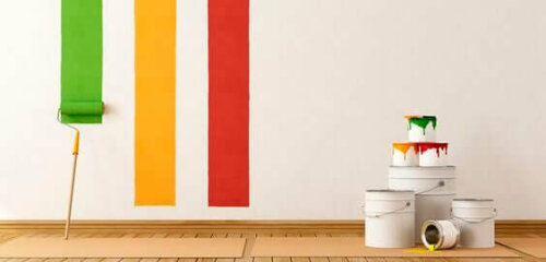 striber af maling på væg
