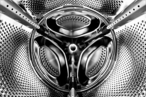 En tromle til en vaskemaskine