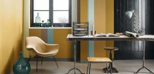arbejdsplads i gule farver