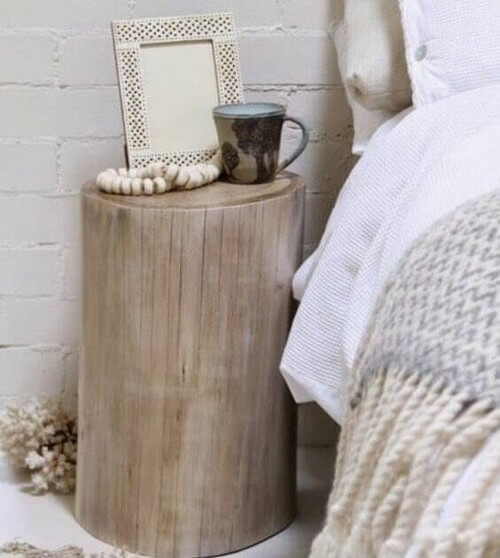 Natbordsidéer: Træstub ved siden af sengen